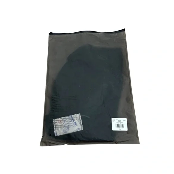 Fear of God Essentials Black Oversize Rubber Logo Patch Short Sleeve T-Shirt - Picture 9 of 13